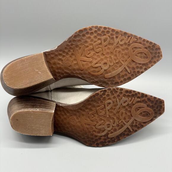 Sundance Snip Toe Suede Western Boho Ankle Boots Ivory 2" Heel Size 37 - Picture 10 of 10